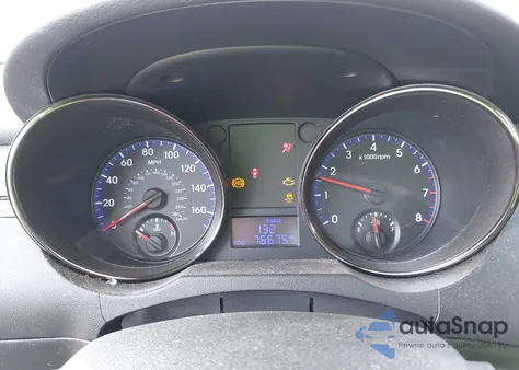 2011 Hyundai Genesis 3.8 Track из США, поврежденный, VIN KMHHU6KH2BU047048